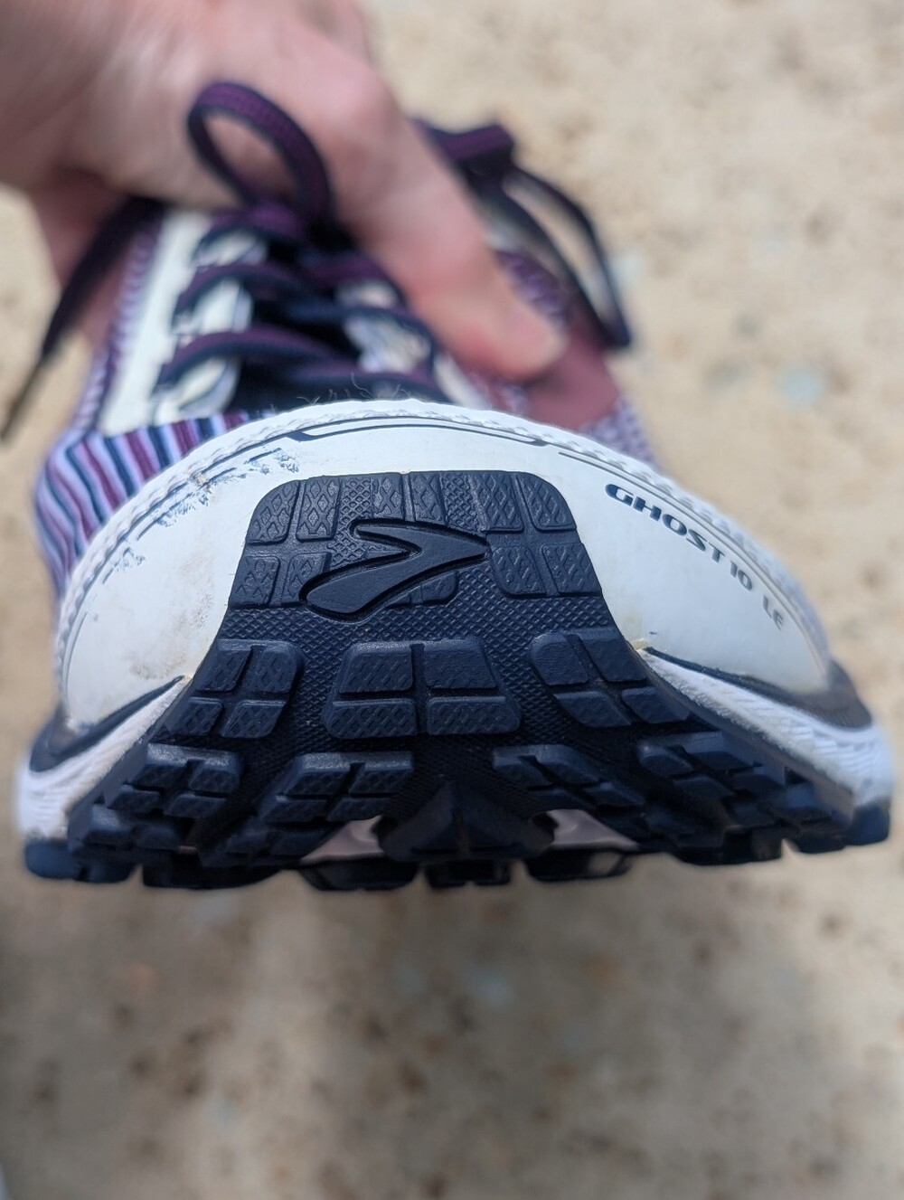 Brooks Ghost LE 10 Sneakers Women Size 9.  Excellent Pre-Owned Condition. - Picture 11 of 14